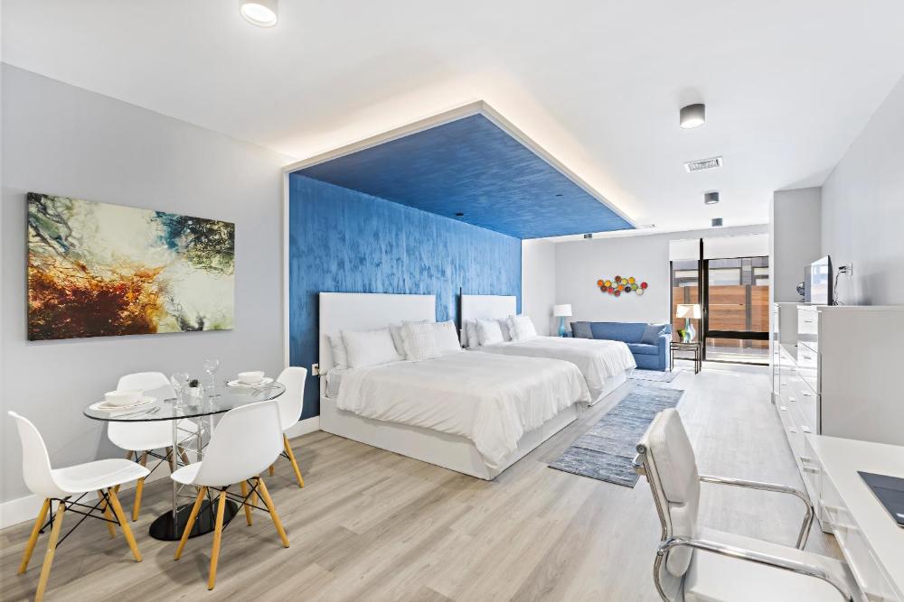 Full Suite, Balcony, Non-Smoking interior